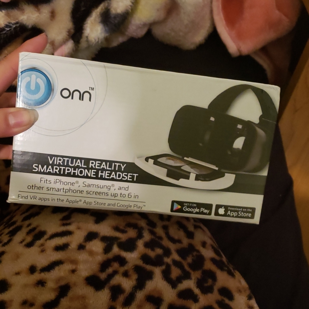 Virtual reality headset - Picture 2 of 3